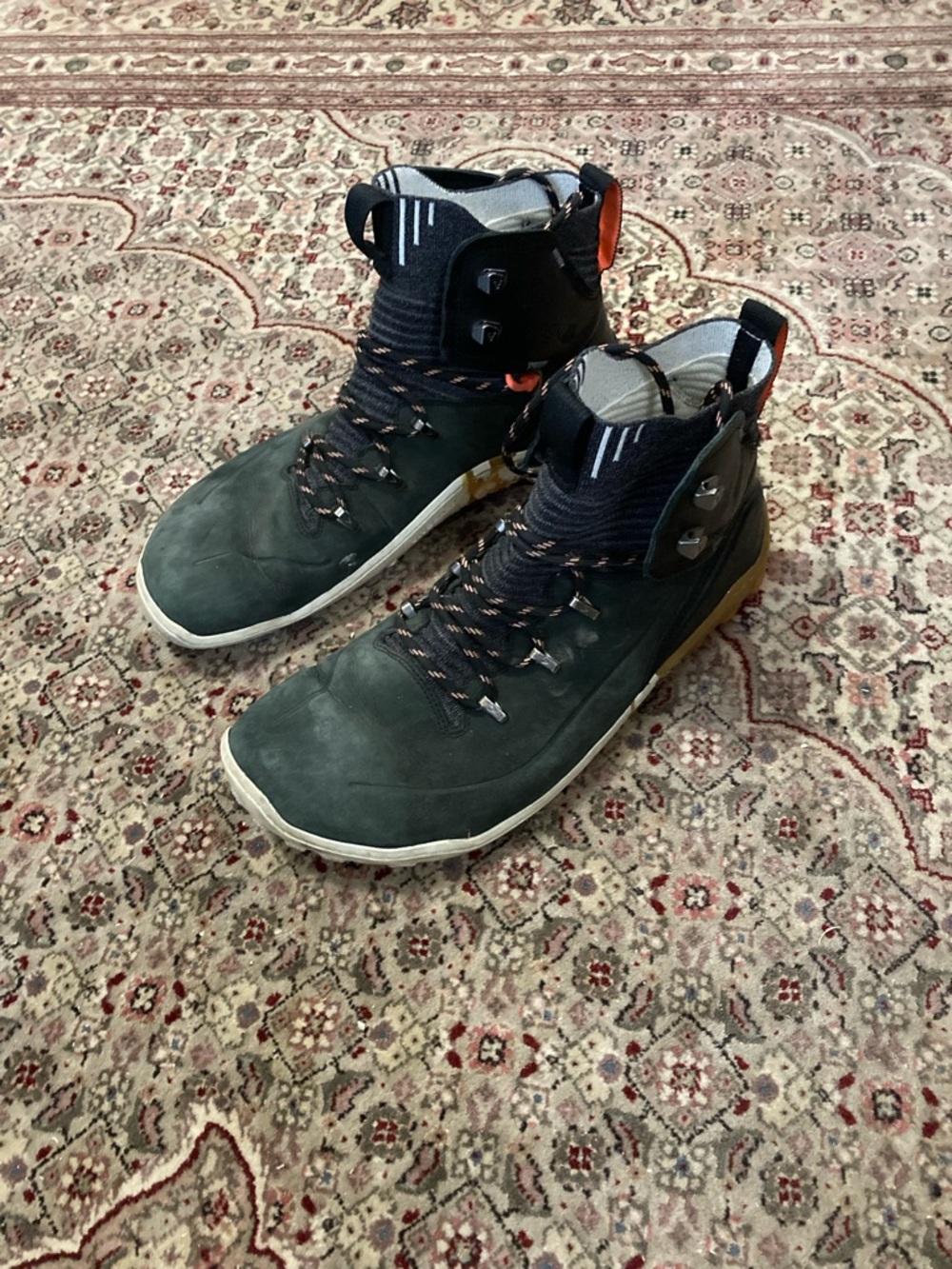 Vivobarefoot grey leather boots 43